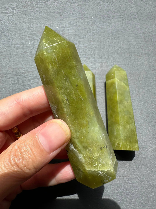 Natural Green Jade Tower | 6 - 8cm Healing Crystal Point for Luck & Abundance - Seidr Magic
